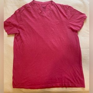 American Eagle pink t-shirt.